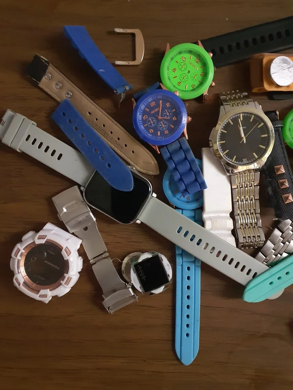 Lot Of Assorted Watches For Parts Or Repair